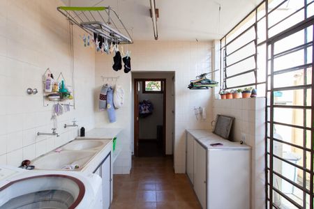 Casa à venda com 360m², 4 quartos e 2 vagasÁrea de Serviço