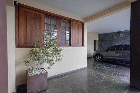 Casa à venda com 360m², 4 quartos e 2 vagasEntrada