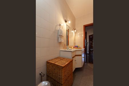 Casa à venda com 360m², 4 quartos e 2 vagasBanheiro Social