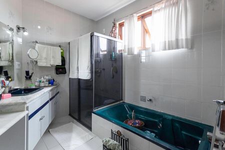Casa à venda com 360m², 4 quartos e 2 vagasBanheiro da suíte