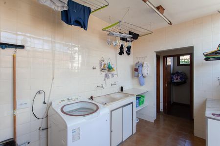 Casa à venda com 360m², 4 quartos e 2 vagasÁrea de Serviço