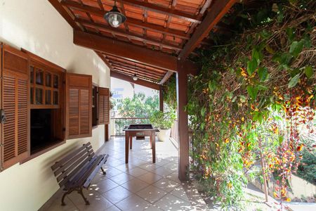 Casa à venda com 360m², 4 quartos e 2 vagasEdícula 