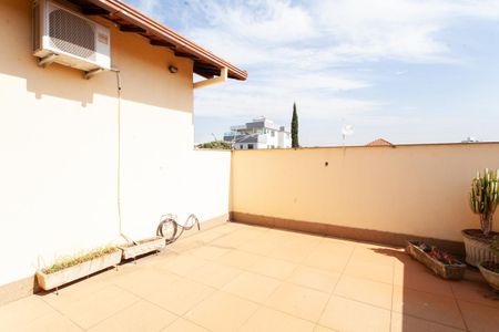 Casa à venda com 360m², 4 quartos e 2 vagasVaranda da Sala 3