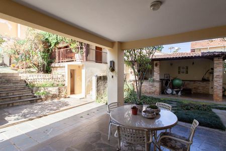 Casa à venda com 360m², 4 quartos e 2 vagasVaranda