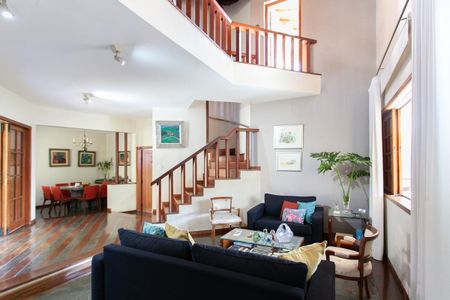 Casa à venda com 360m², 4 quartos e 2 vagasSala 1