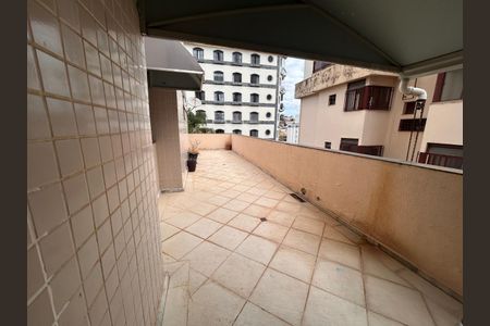 Apartamento para alugar com 220m², 4 quartos e 3 vagas