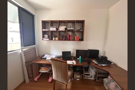 Apartamento para alugar com 220m², 4 quartos e 3 vagas