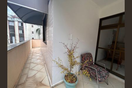 Apartamento para alugar com 220m², 4 quartos e 3 vagas