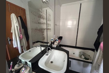 Apartamento para alugar com 220m², 4 quartos e 3 vagas