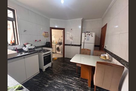 Apartamento para alugar com 4 quartos, 220m² em Nova Floresta, Belo Horizonte