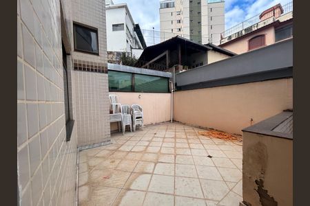 Apartamento para alugar com 220m², 4 quartos e 3 vagas