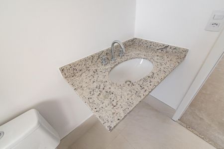 Apartamento à venda com 131m², 3 quartos e 2 vagasBanheiro da suíte 2