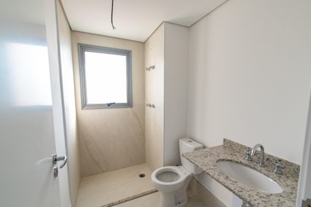 Apartamento à venda com 131m², 3 quartos e 2 vagasBanheiro da suíte 2