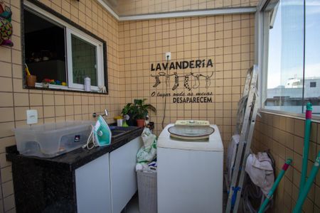 Apartamento para alugar com 400m², 3 quartos e 2 vagas Apartamento para alugar com 400m², 3 quartos e 2 vagasCozinha e Área de Serviço