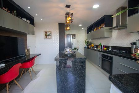 Apartamento para alugar com 400m², 3 quartos e 2 vagas Apartamento para alugar com 400m², 3 quartos e 2 vagasCozinha e Área de Serviço