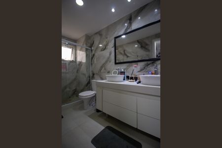 Apartamento para alugar com 400m², 3 quartos e 2 vagas Apartamento para alugar com 400m², 3 quartos e 2 vagasBanheiro da Suíte 1