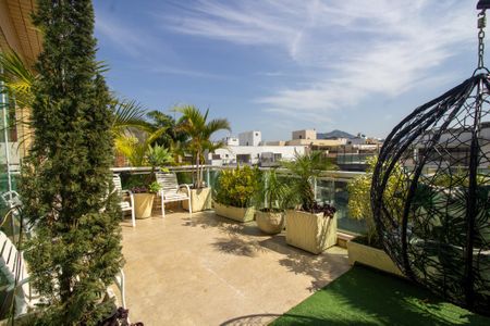 Apartamento para alugar com 400m², 3 quartos e 2 vagas Apartamento para alugar com 400m², 3 quartos e 2 vagasVaranda