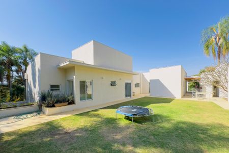 Casa de condomínio para alugar com 550m², 4 quartos e 5 vagas Casa de condomínio para alugar com 550m², 4 quartos e 5 vagasQuintal/Vista