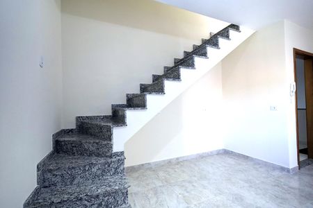 Apartamento à venda com 103m², 2 quartos e 1 vagaEscada