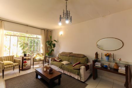 Sala de casa à venda com 2 quartos, 140m² em Vila Bertioga, São Paulo