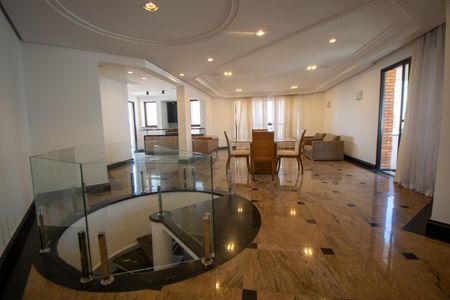 Apartamento para alugar com 550m², 5 quartos e 5 vagas Apartamento para alugar com 550m², 5 quartos e 5 vagasÁrea comum