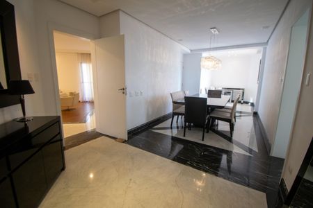 Apartamento para alugar com 550m², 5 quartos e 5 vagas Apartamento para alugar com 550m², 5 quartos e 5 vagasSala de Jantar