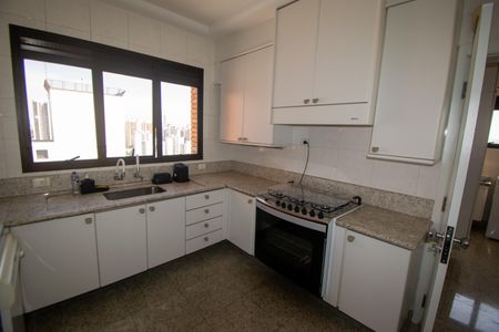 Apartamento para alugar com 550m², 5 quartos e 5 vagas Apartamento para alugar com 550m², 5 quartos e 5 vagasCozinha