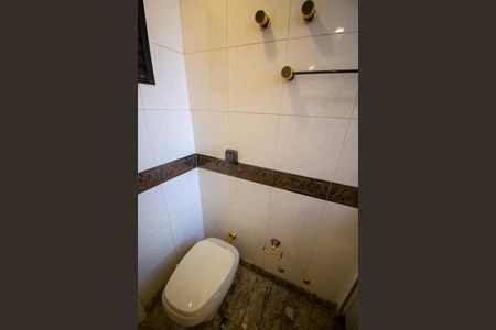 Apartamento para alugar com 550m², 5 quartos e 5 vagas Apartamento para alugar com 550m², 5 quartos e 5 vagasBanheiro da Suíte 3