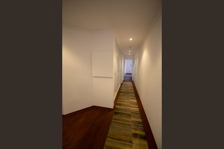Apartamento para alugar com 550m², 5 quartos e 5 vagas Apartamento para alugar com 550m², 5 quartos e 5 vagasCorredor