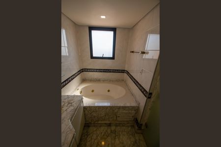 Apartamento para alugar com 550m², 5 quartos e 5 vagas Apartamento para alugar com 550m², 5 quartos e 5 vagasBanheiro da Suíte 4