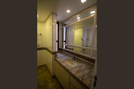 Apartamento para alugar com 550m², 5 quartos e 5 vagas Apartamento para alugar com 550m², 5 quartos e 5 vagasBanheiro da Suíte 3