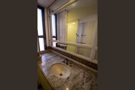 Apartamento para alugar com 550m², 5 quartos e 5 vagas Apartamento para alugar com 550m², 5 quartos e 5 vagasBanheiro da Suíte 3