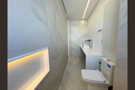 Apartamento à venda com 220m², 3 quartos e 3 vagasBanheiro suíte 2