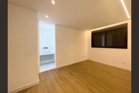 Apartamento à venda com 220m², 3 quartos e 3 vagasSuíte 2