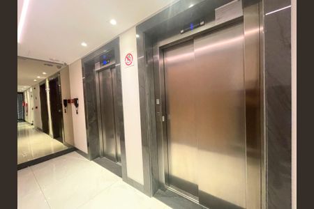 Apartamento à venda com 220m², 3 quartos e 3 vagasElevador