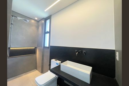 Apartamento à venda com 220m², 3 quartos e 3 vagasBanheiro da Suíte 1