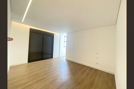 Apartamento à venda com 220m², 3 quartos e 3 vagasSuíte 3