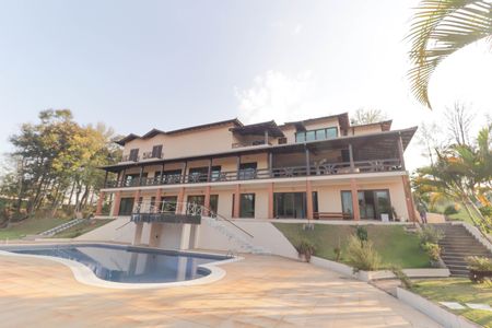 Casa de condomínio para alugar com 1200m², 6 quartos e 10 vagasQuintal