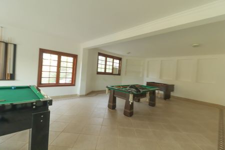 Casa de condomínio para alugar com 1200m², 6 quartos e 10 vagasSalão