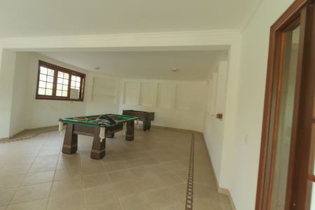 Casa de condomínio para alugar com 1200m², 6 quartos e 10 vagasSalão