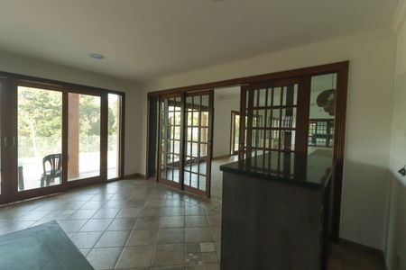 Casa de condomínio para alugar com 1200m², 6 quartos e 10 vagasSalão