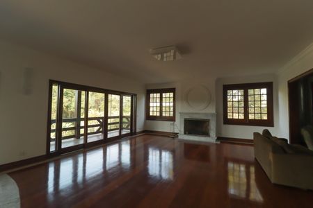 Casa de condomínio para alugar com 1200m², 6 quartos e 10 vagasSala