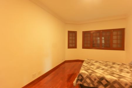 Casa de condomínio para alugar com 1200m², 6 quartos e 10 vagasSuíte 4