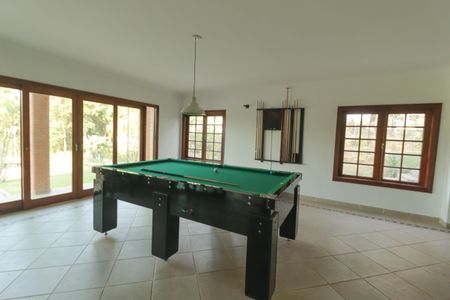 Casa de condomínio para alugar com 1200m², 6 quartos e 10 vagasSalão