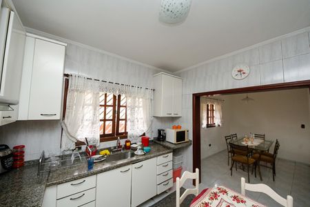 Casa à venda com 300m², 6 quartos e 4 vagasCozinha