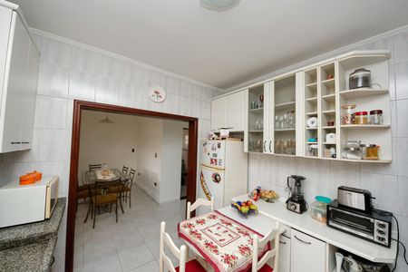 Casa à venda com 300m², 6 quartos e 4 vagasCozinha