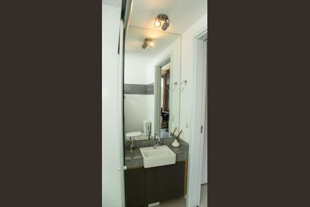 Banheiro de kitnet/studio à venda com 1 quarto, 20m² em Santo Amaro, São Paulo