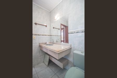 Casa à venda com 175m², 4 quartos e sem vagaBanheiro da Suíte