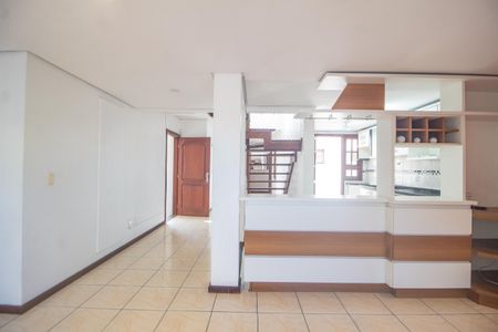 Sala de casa à venda com 4 quartos, 175m² em Cristal, Porto Alegre