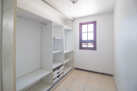 Casa à venda com 175m², 4 quartos e sem vagaCloset da suíte